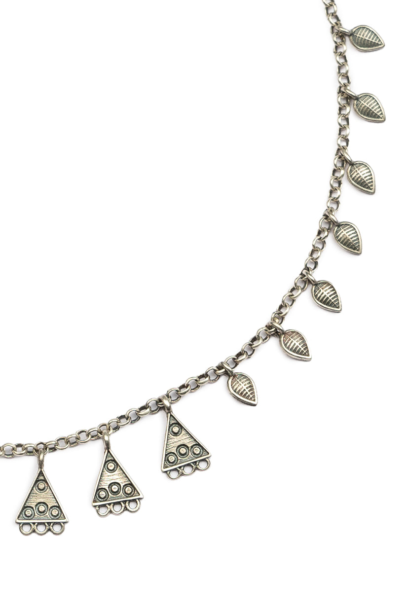 Chhap Minimalist Kamangari Necklace