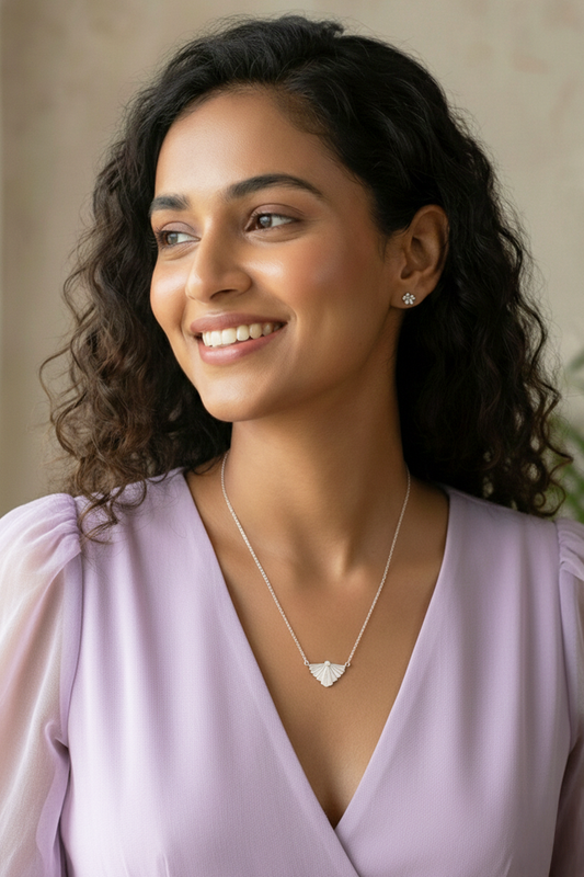 Chokho Sera Arc Chain & Pendant