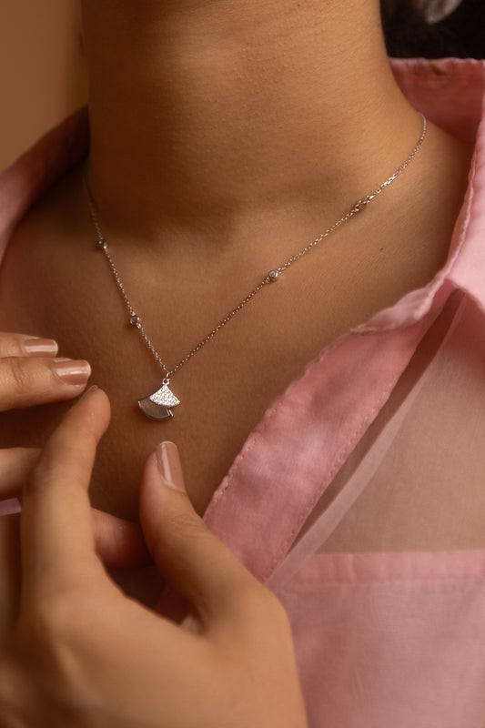 Chokho Moonlit Chain & Pendant