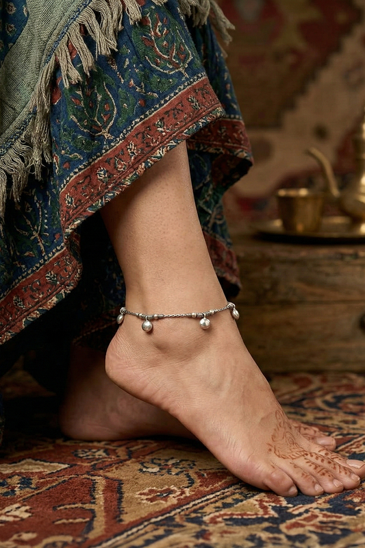 Chhaya Siaa Silver Payal