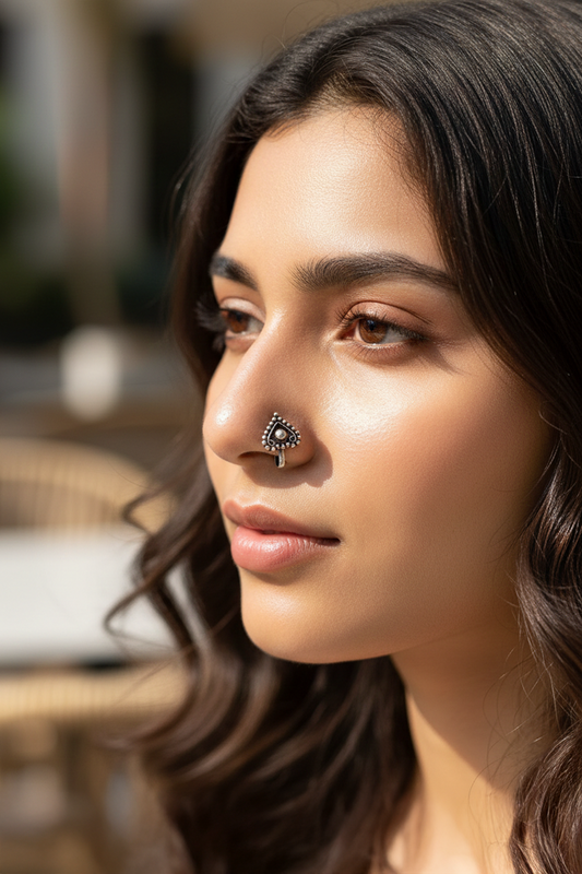 Chhaya Tiny Paisley Nosepin