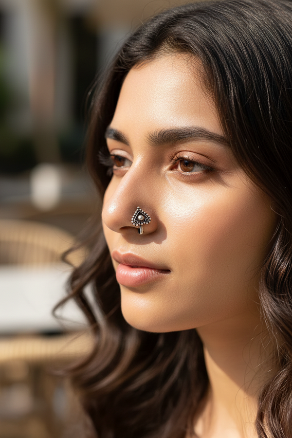 Chhaya Tiny Paisley Nosepin