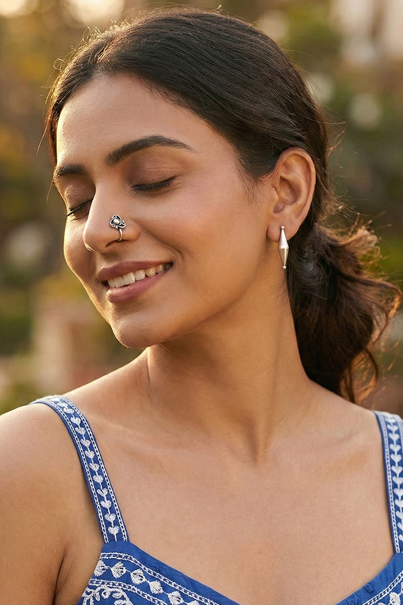 Chhaya Swirl Nosepin