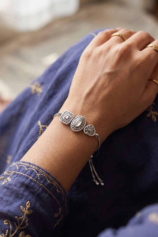 Chhabili Rooprekha Chain Bracelet
