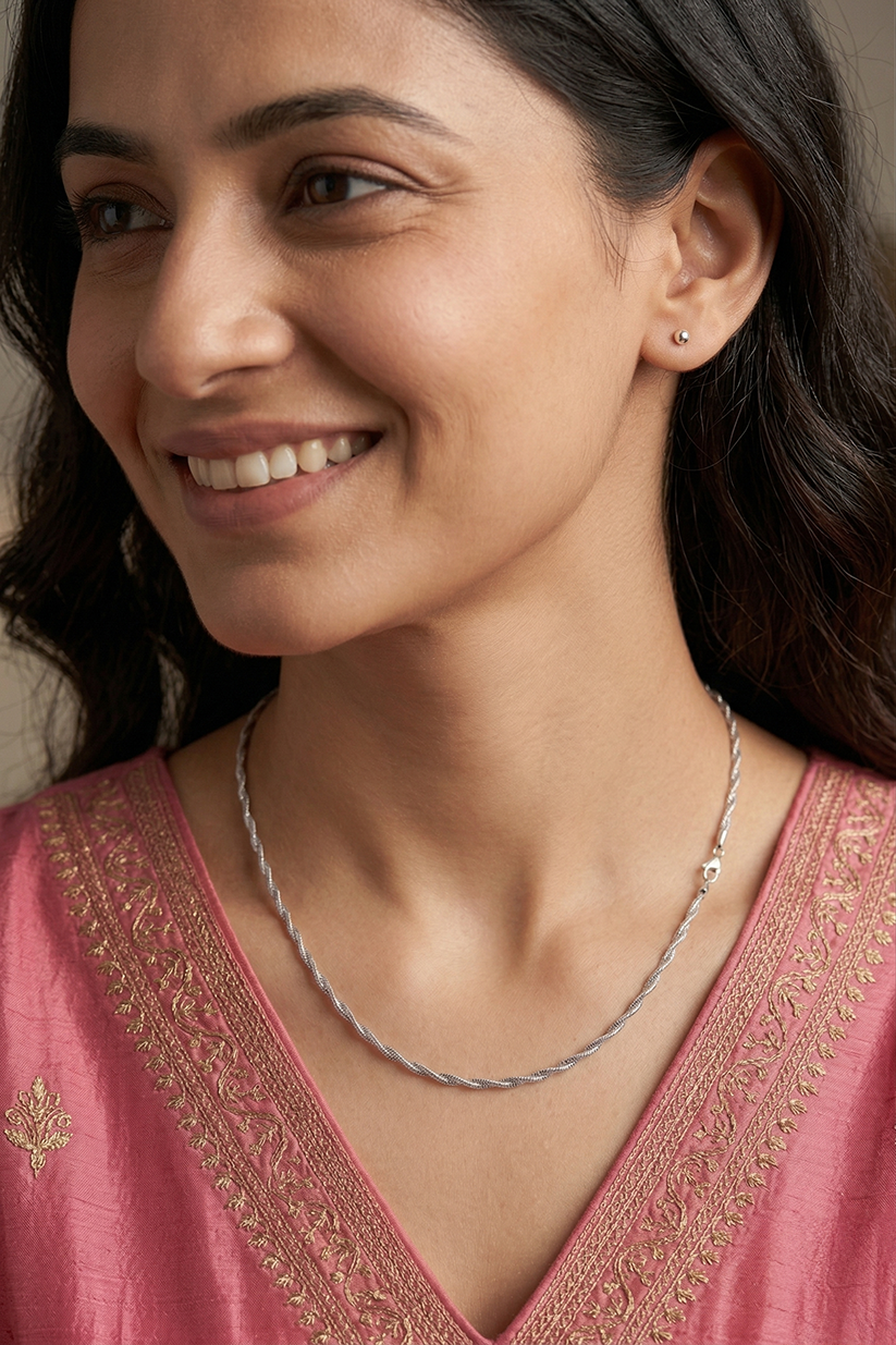 Chokho Niyra Twist Chain
