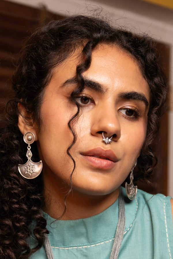 Honeybee Minimalist Septum Nosering