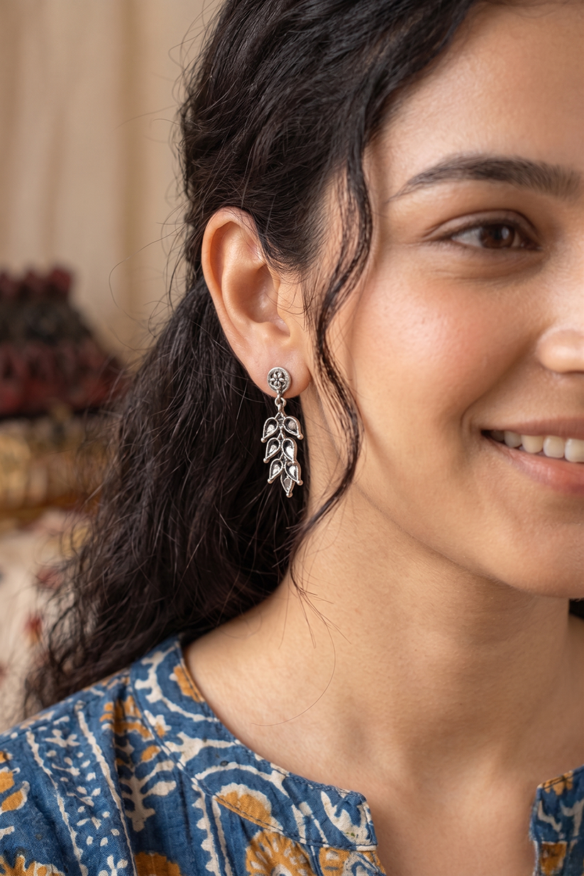 Chhap Pankhri Leaf Earring