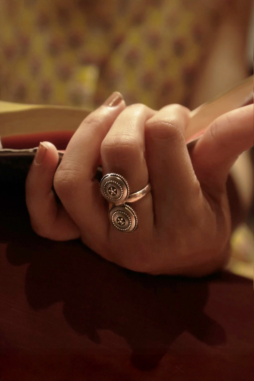 Chhap Antique Dual Disc Ring