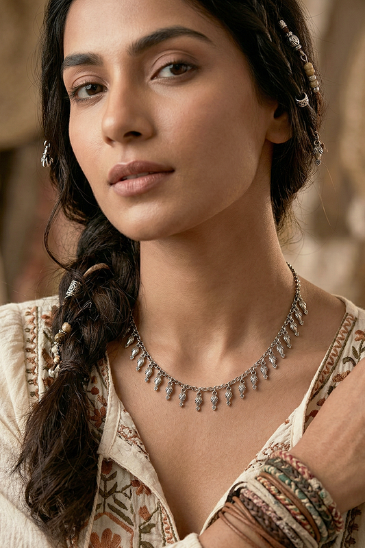 Chhap Minimalist Kamangari Necklace