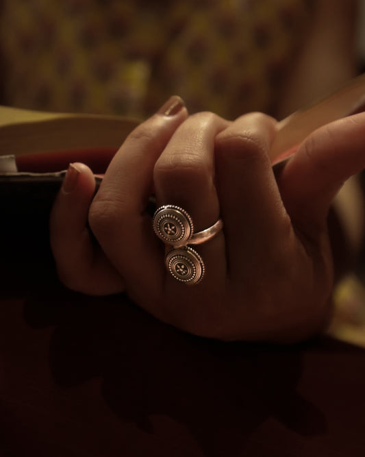 Chhap Antique Dual Disc Ring